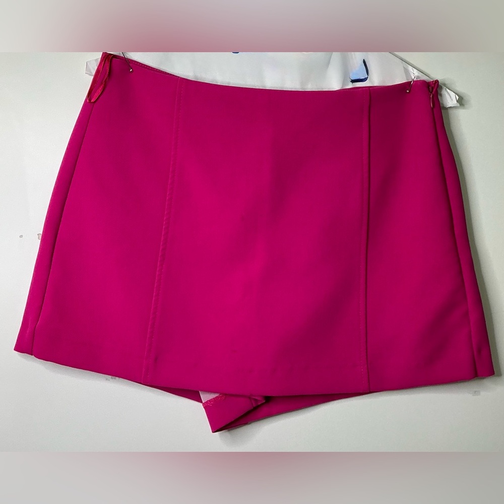 Zara Skort Shorts Women M Pink Mini High Waist Modern Chic Vibrant Pink Mini